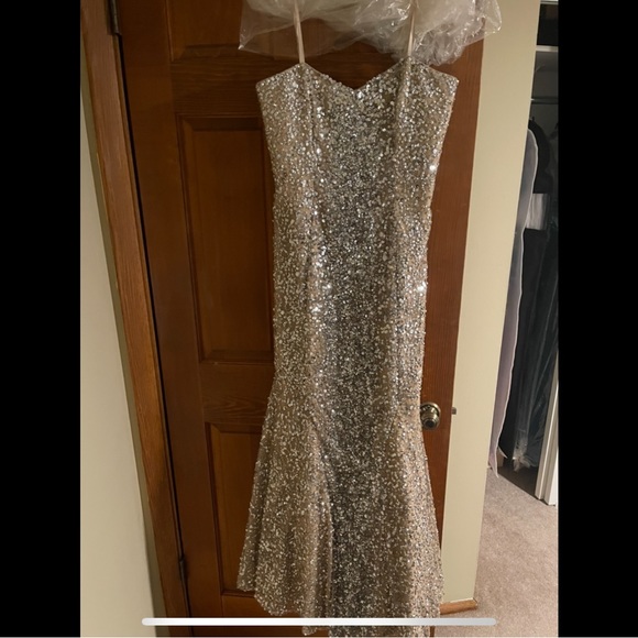 SOLD - Picture 4 of 6